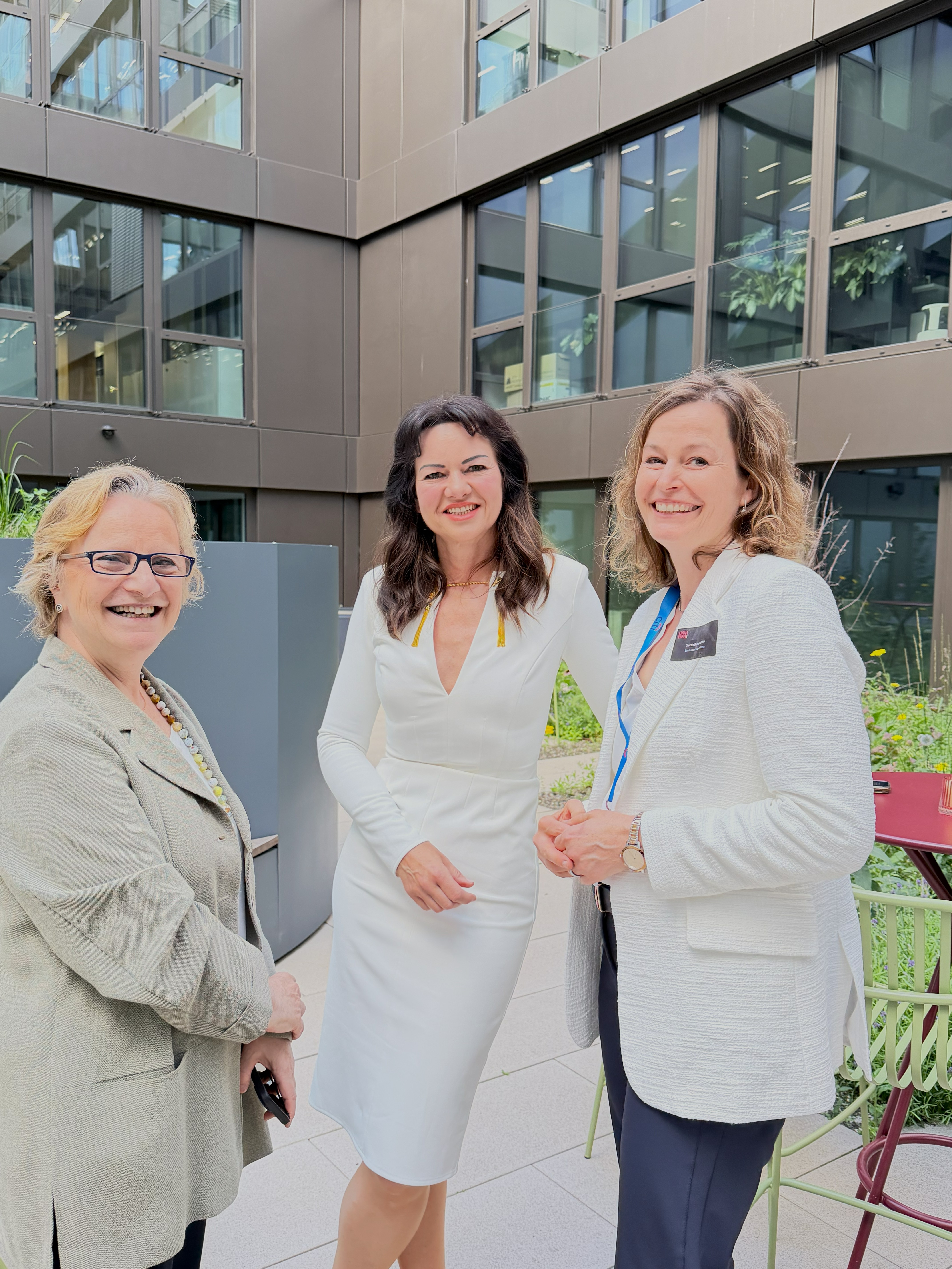Gruppenfoto Silvia Carpitella, Tanja Dreilich und Sarah Schmidtke
