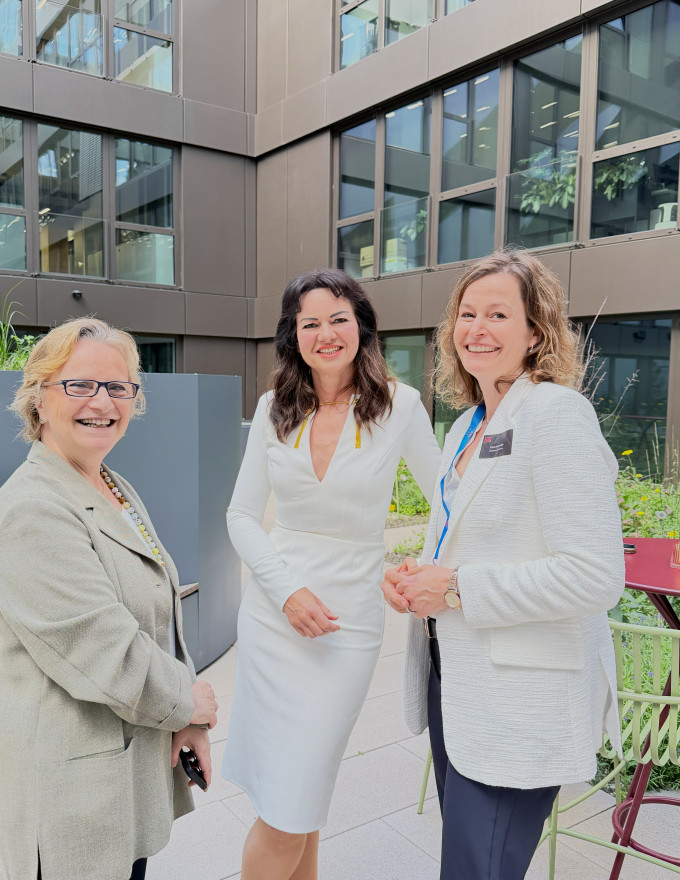 Gruppenfoto Silvia Carpitella, Tanja Dreilich und Sarah Schmidtke